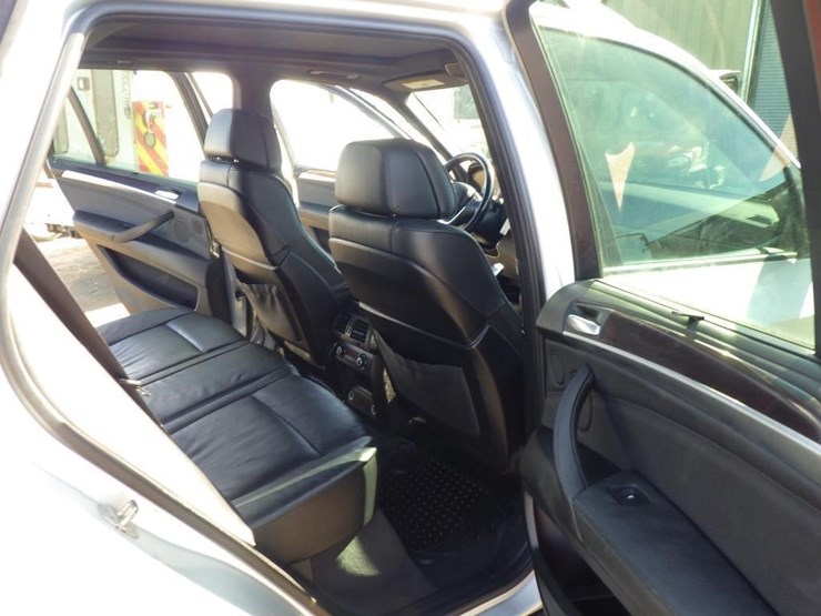 2011-bmw-x5-image-8