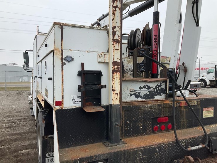 2014-international-7300-image-53