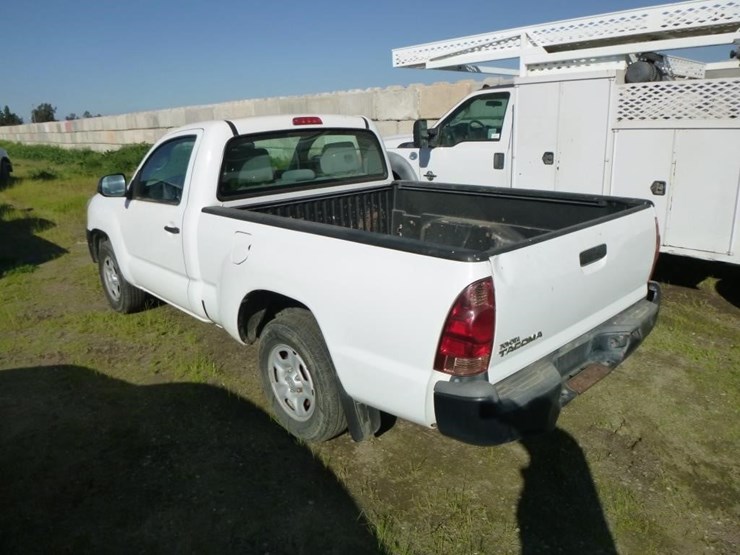 2014-toyota-tacoma-image-4