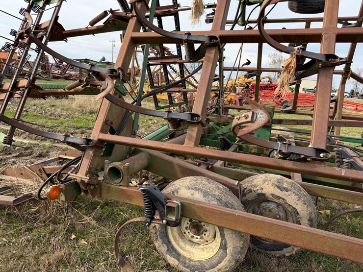 john-deere-38-image-55