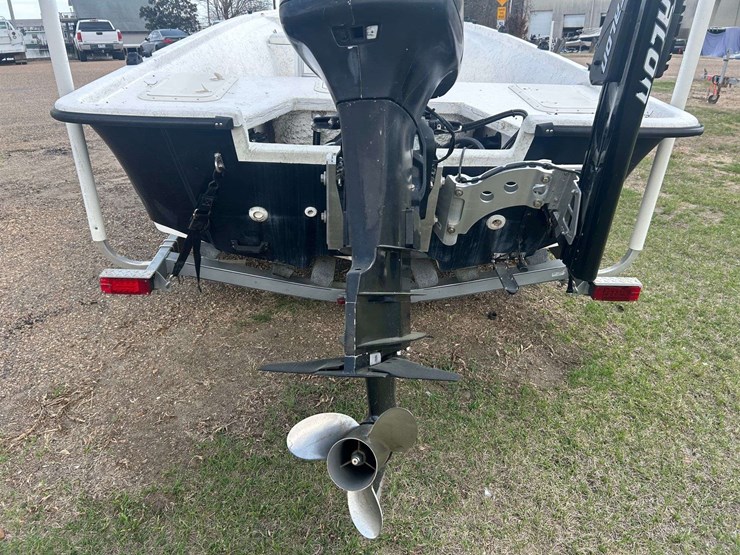 2006-mako-210cc-boat-250hp-mercury-image-8