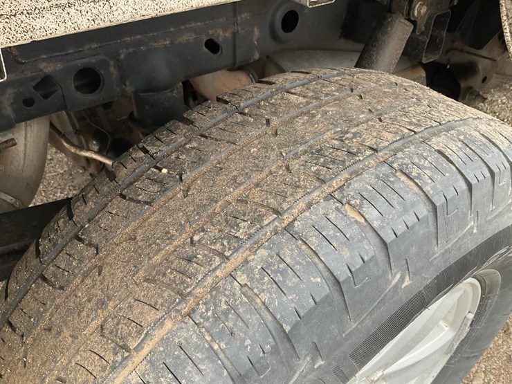 2021-ford-f150-xl-image-35