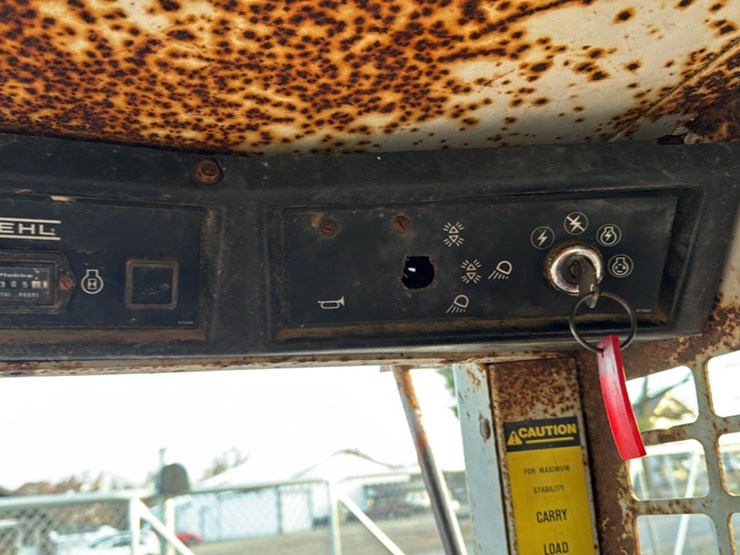 #1155-•-gehl-skid-steer-image-37