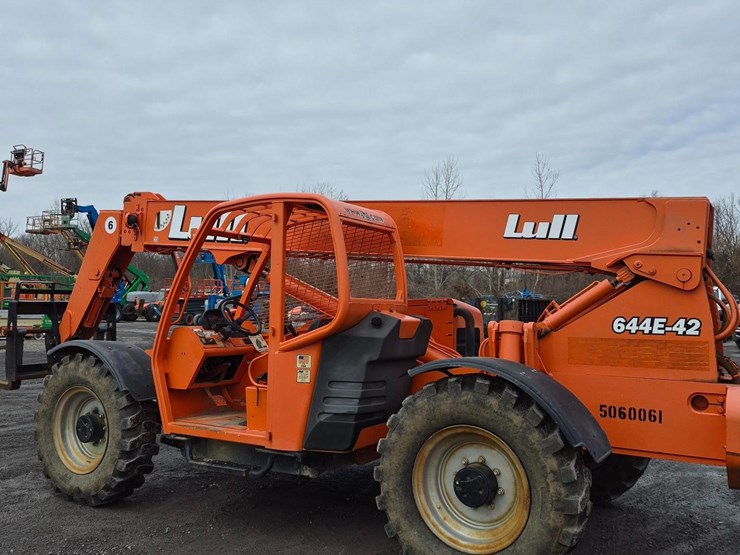 2007-lull-644-image-2