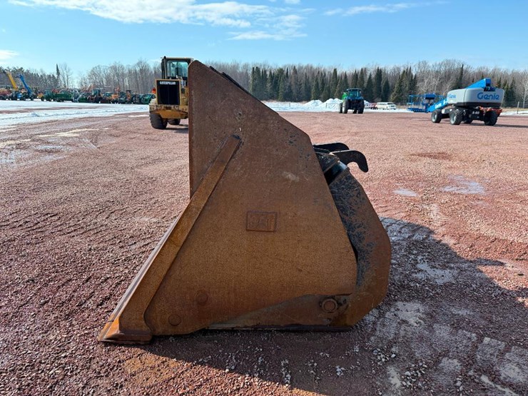 caterpillar-120-image-6