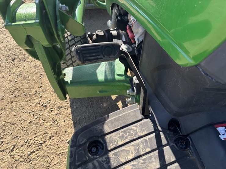 2021-john-deere-1025r-image-35