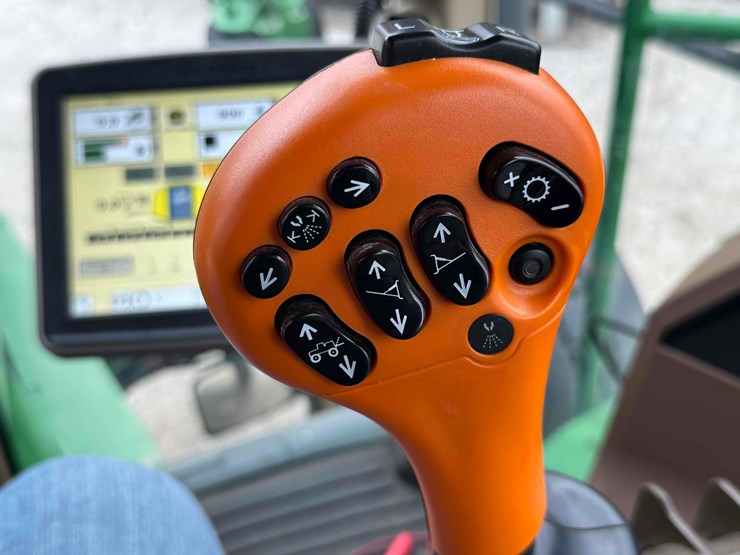 2009-john-deere-4730-image-22