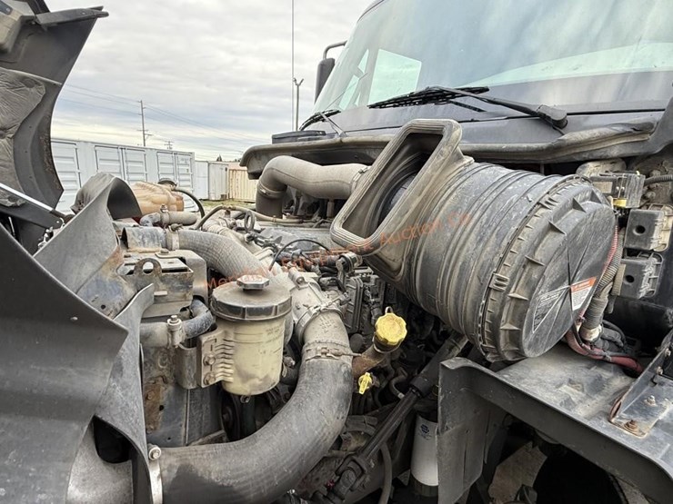 2017-international-prostar-image-52