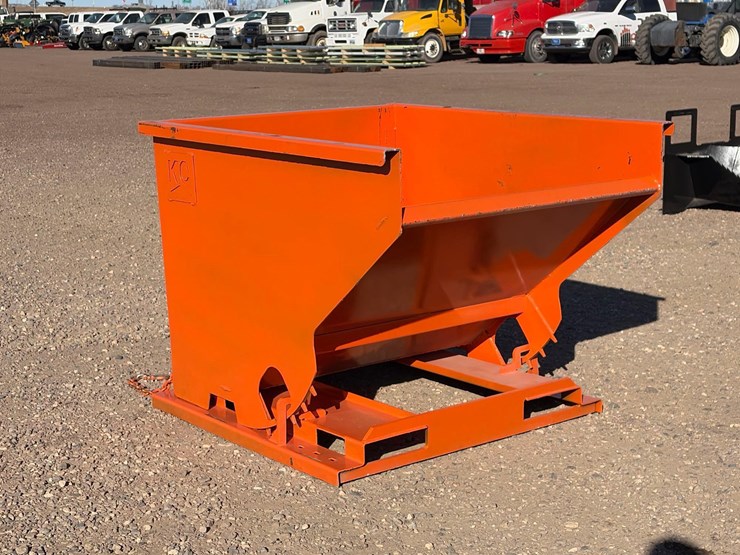 self-dumping-hopper-with-fork-pockets-image-2