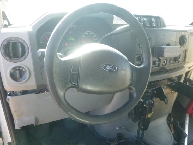 2014-ford-e450-image-10