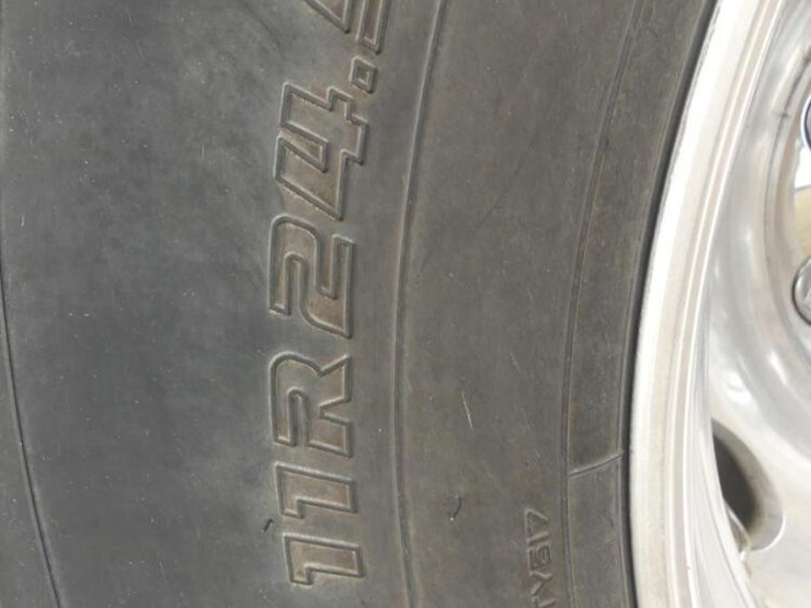 2019-peterbilt-389-image-6