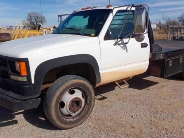 2002-chevrolet-3500-image-1