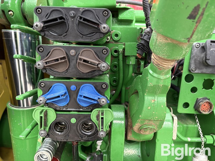 john-deere-8320r-image-19