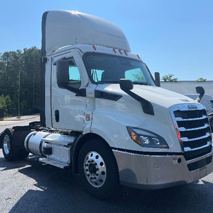 2020 FREIGHTLINER CASCADIA 116
