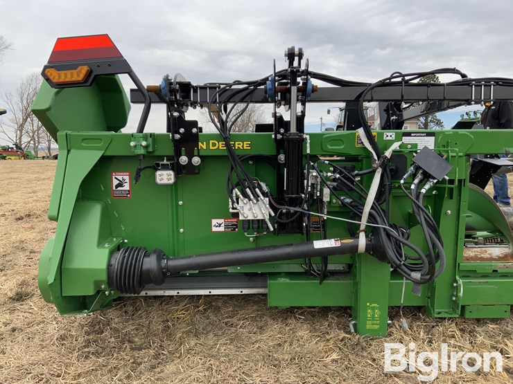 2024-john-deere-c8r-image-19