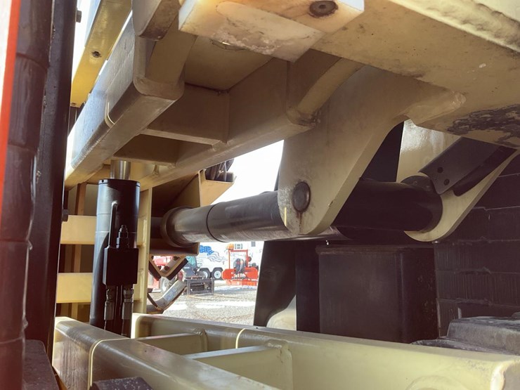 2000-jlg-e300ajp-image-39