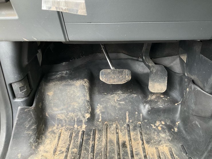 2021-ford-f150-xl-image-65