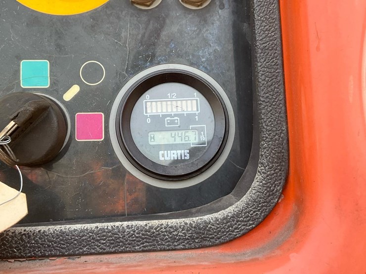 2000-jlg-e300ajp-image-44