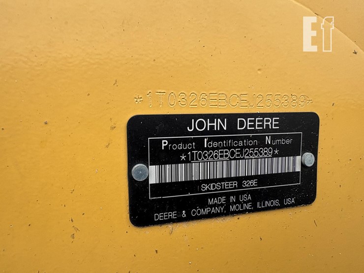 2015-deere-326e-image-22