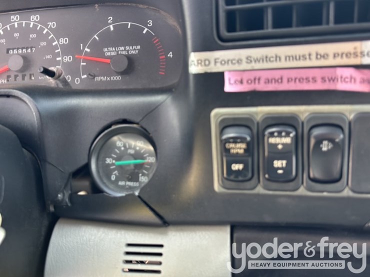 2009-ford-750-image-54