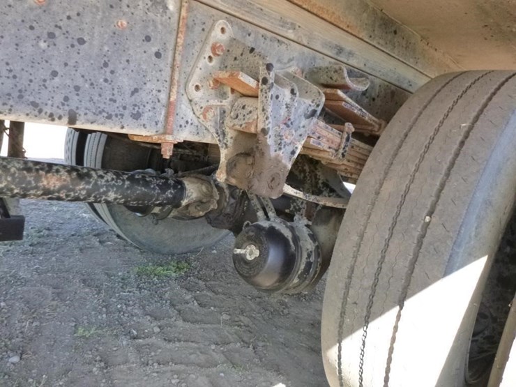 1995-international-4700-image-32