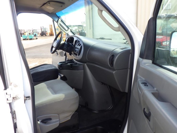 2006-ford-cargo-image-6