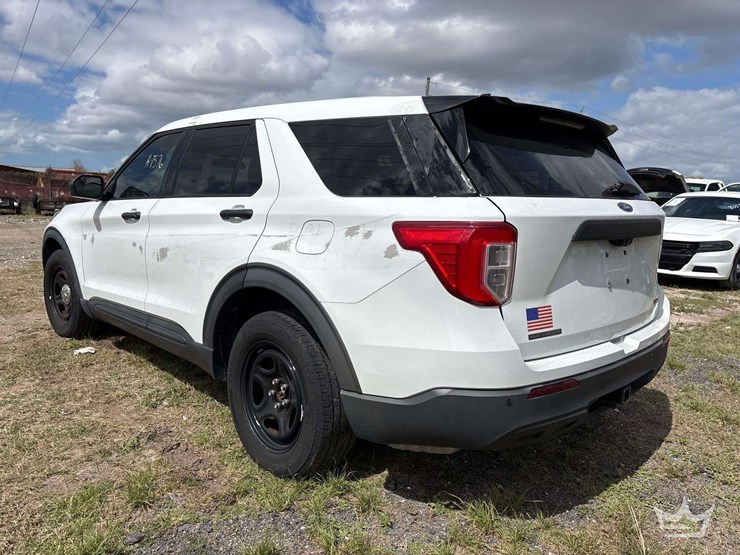 2020-ford-explorer-image-4
