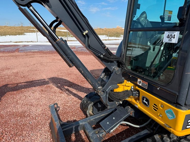 2021-deere-30g-image-29