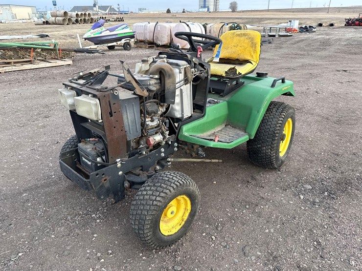 john-deere-la-image-1