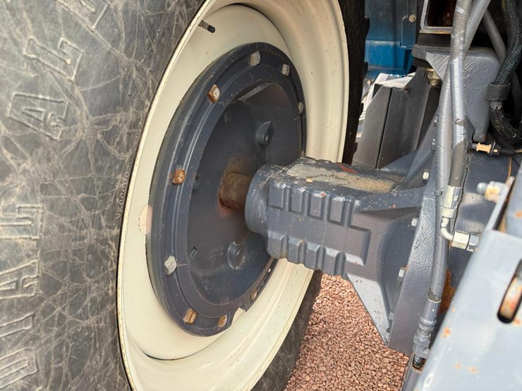 new-holland-8770-image-30