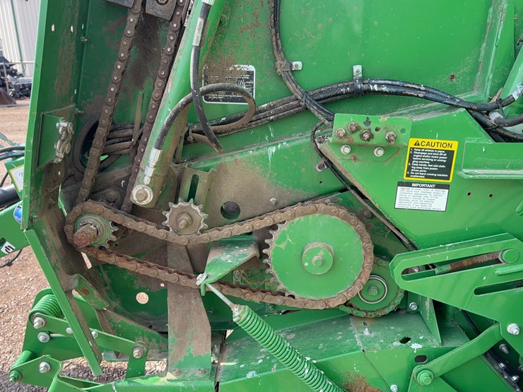2021-john-deere-560r-image-11