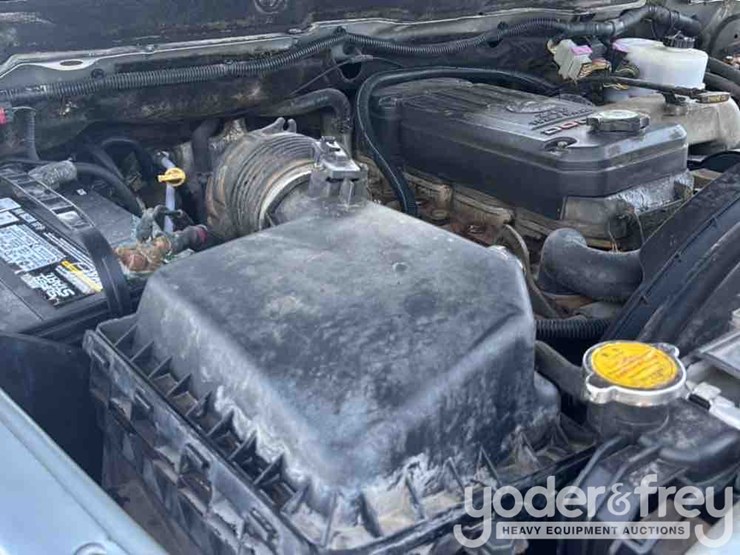 2004-dodge-ram-3500-image-31