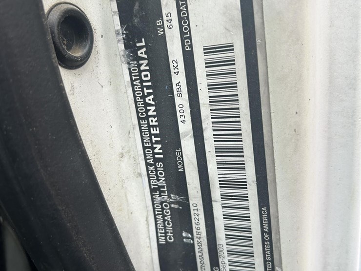 2004-international-4300-image-9