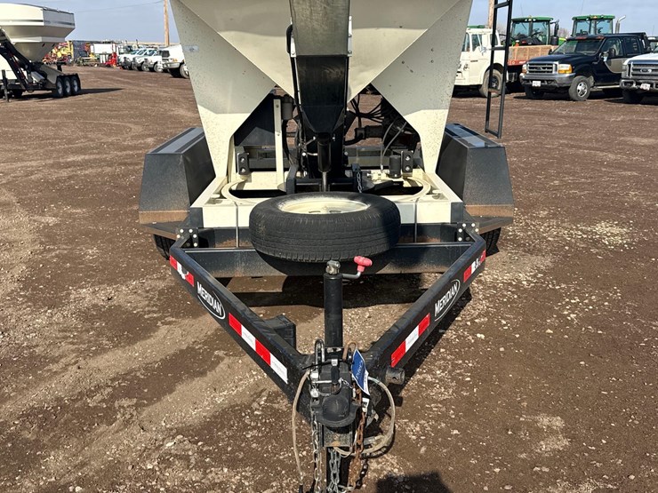 2013-meridian-240-image-10