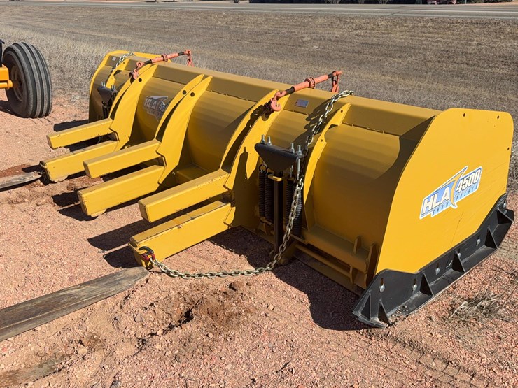 2011-deere-524k-image-49