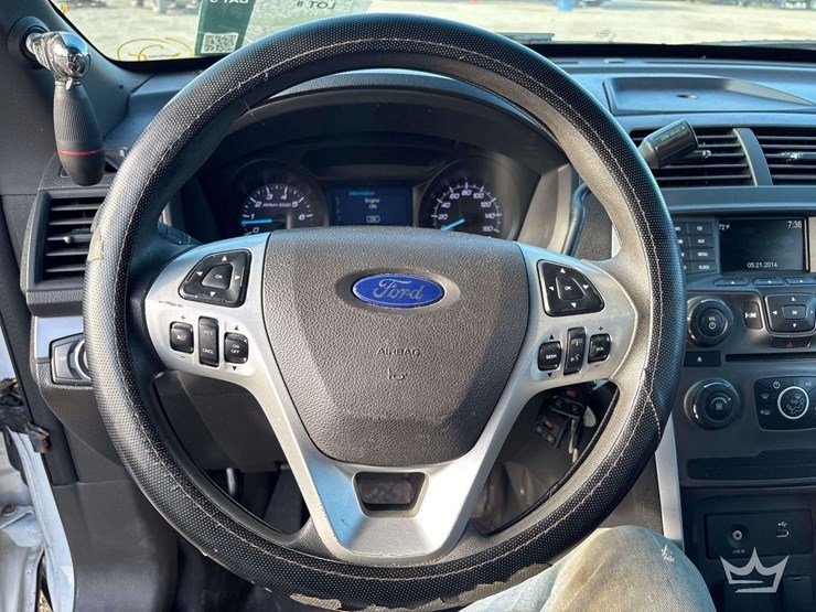 2015-ford-explorer-image-12