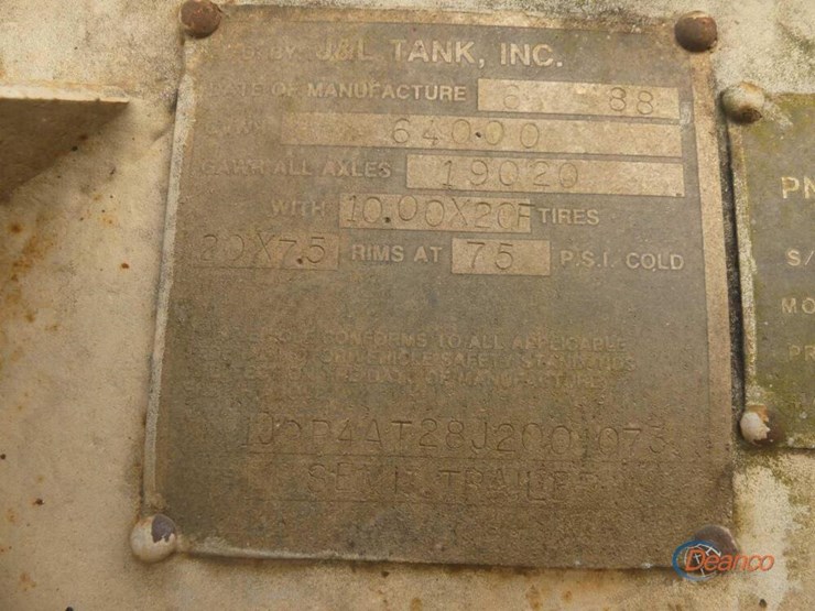 1988-j-&-l-pneumatic-dry-bulk-trailer,-s/n-1j9p4at28j2001073:-t/a,-model-100tl,-3-pod,-alum.,-1040-cu-ft-cap.-image-9