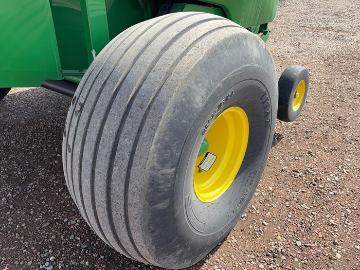 2021-john-deere-560r-image-19