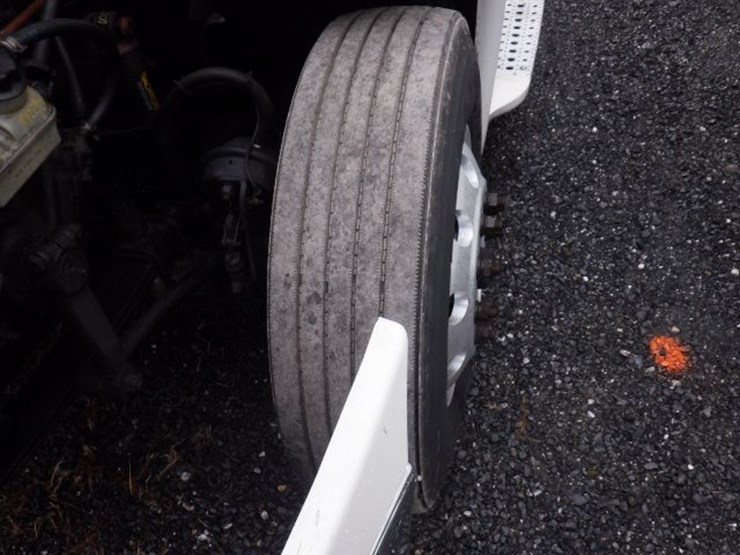 2017-freightliner-cascadia-125-evolution-image-28