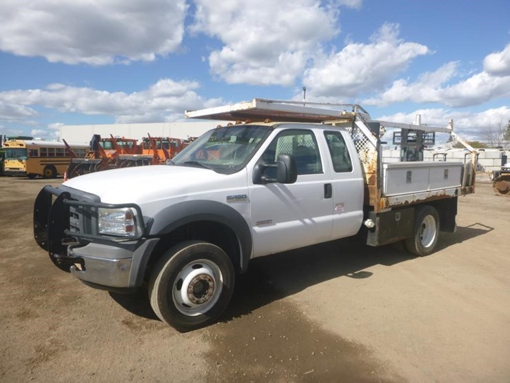2005-ford-f450-image-1
