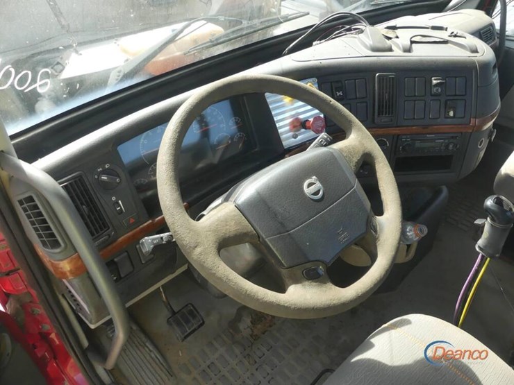 2004-volvo-truck-tractor,-s/n-4v4kc9gh04n352976:-t/a,-day-cab,-ve-d12-465-eng.,-eaton-10-sp.,-wet-kit,-11r24.5-tires,-487k-mi.-image-15