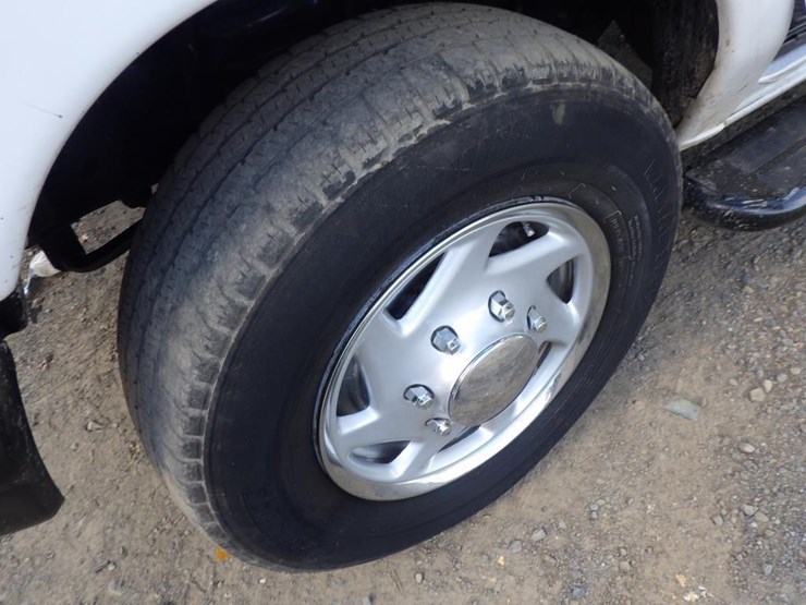 2006-ford-cargo-image-13