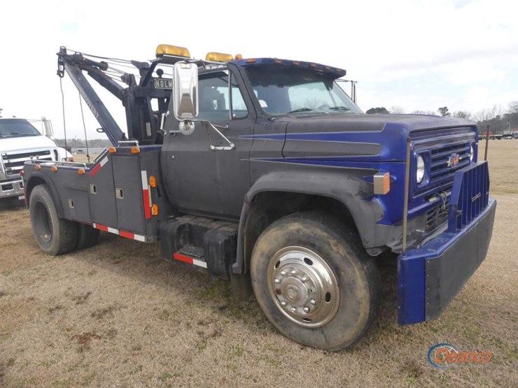 chevy-wrecker,-s/n-c17db9v113465:-s/a,-gas-eng.,-5-sp.,-holmes-600-wrecker,-52k-mi.-image-2