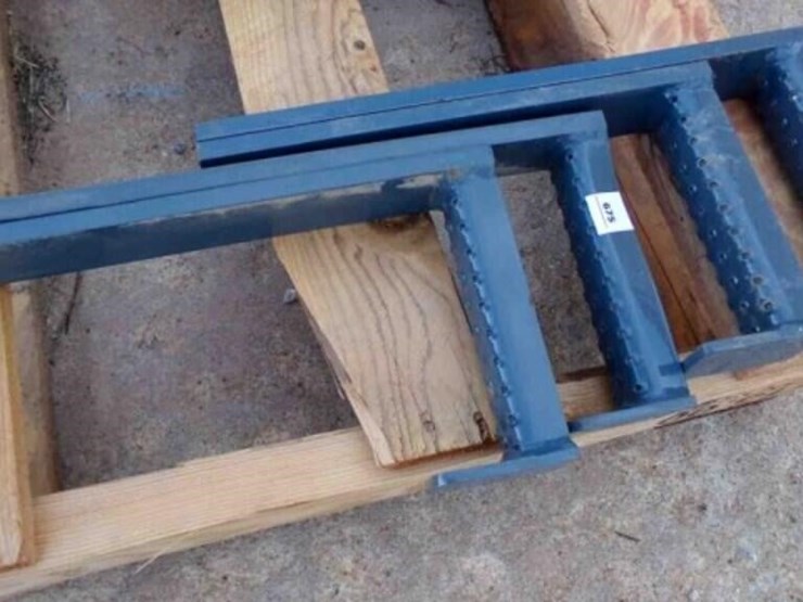 3--metal-steps-8"-wide-x-15½-"-tall-image-1