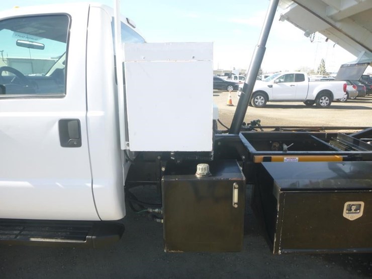 2011-ford-f550-image-14