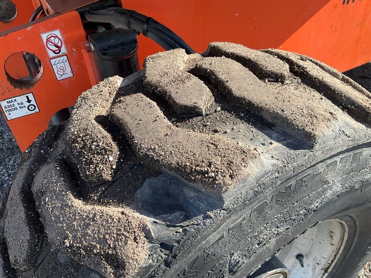 2004-jlg-600s-image-45