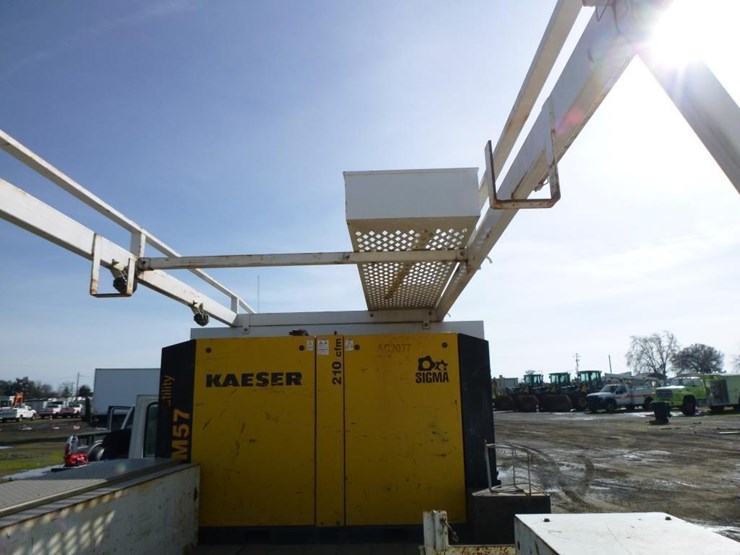 2011-ford-f550-image-24