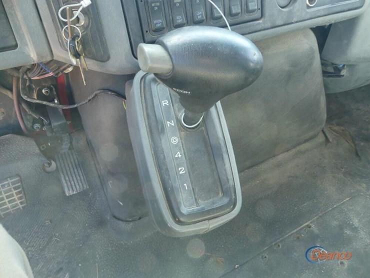 2006-international-durastar-4300-image-16