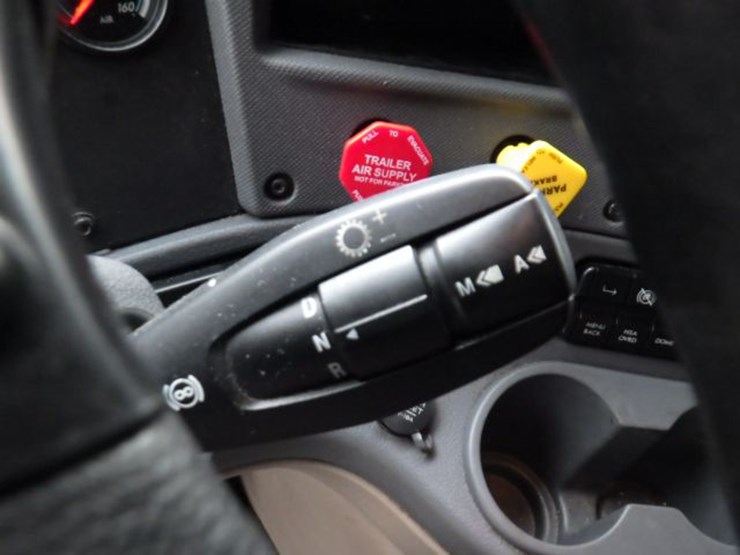 2017-freightliner-cascadia-125-evolution-image-21