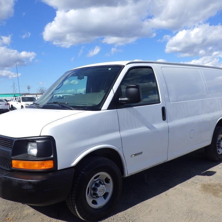 2005 CHEVROLET EXPRESS 2500